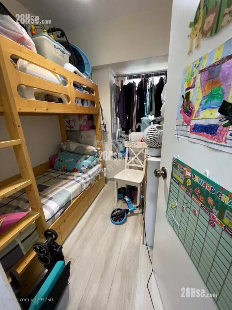 新港城 售盘 3 房 , 1 浴室 519 平方尺