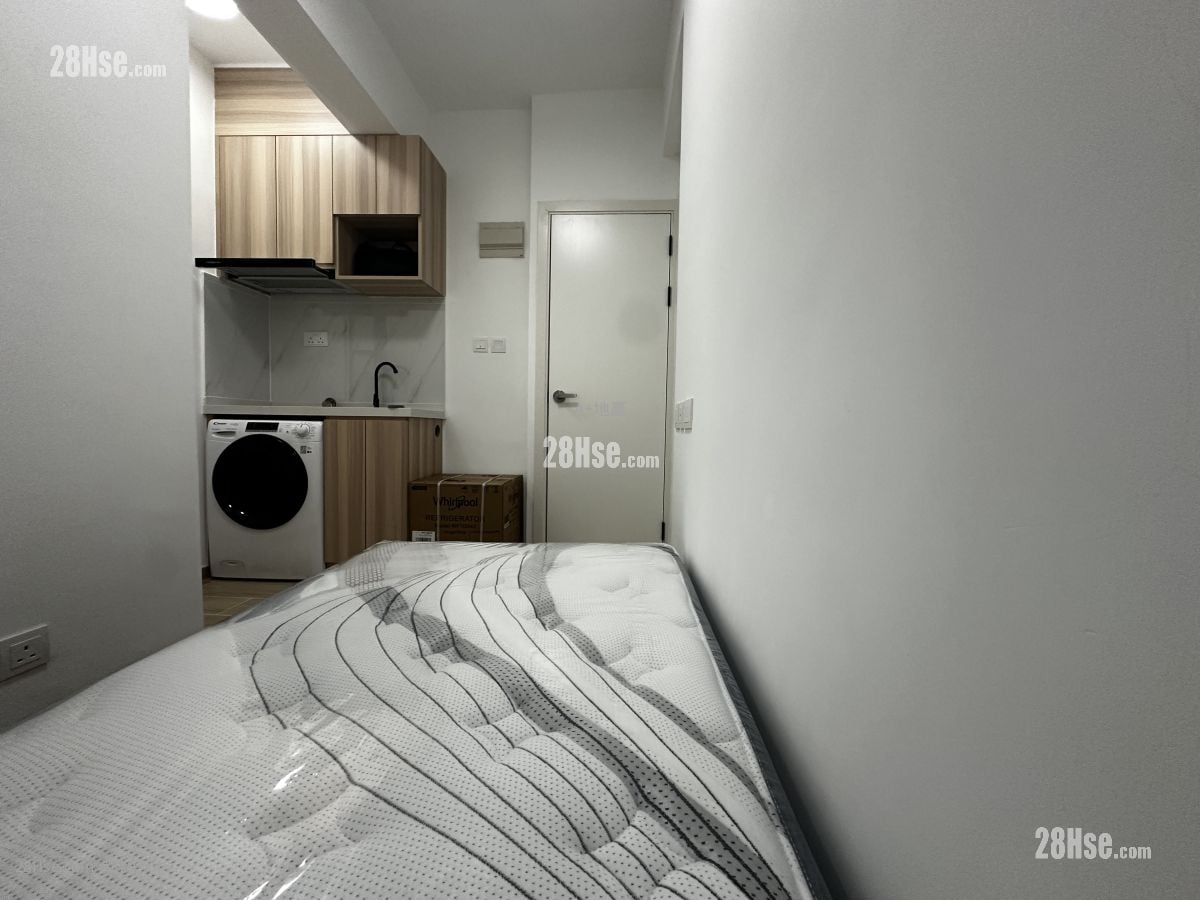 Hung Fuk Building Rental Studio , 1 Bathroom 150 ft²