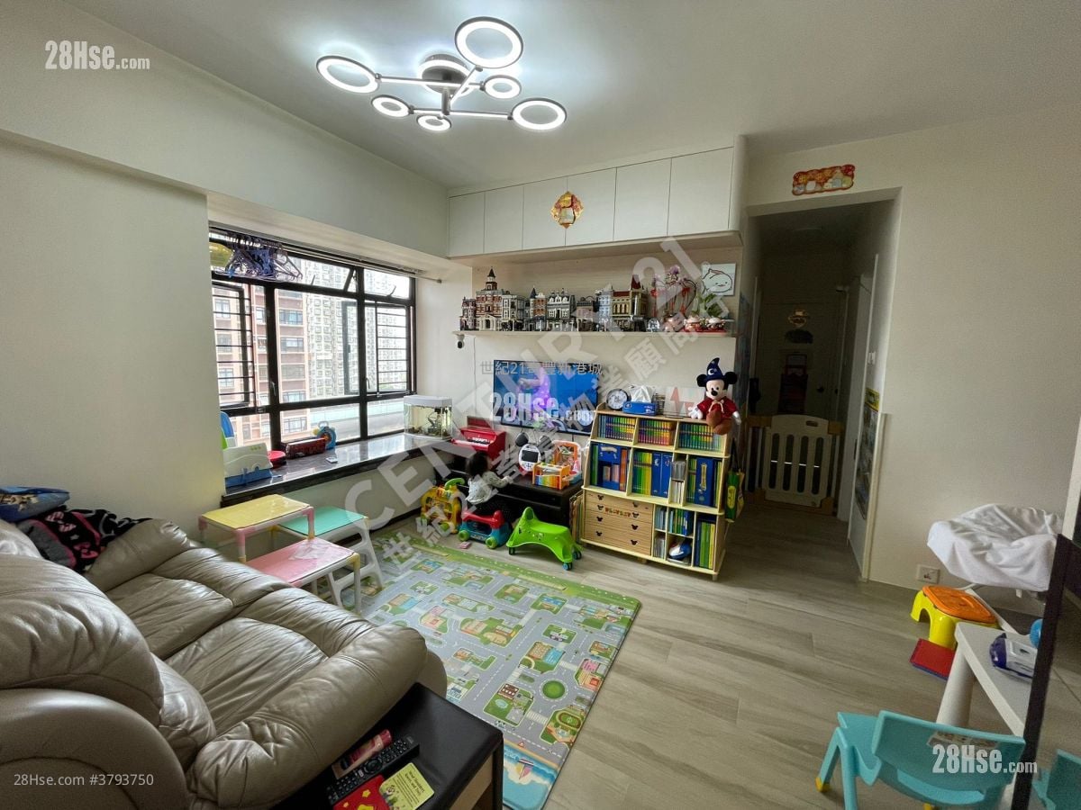 新港城 售盘 3 房 , 1 浴室 519 平方尺