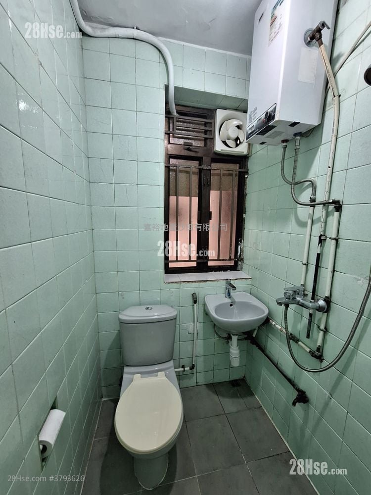 村屋 租盘 2 房 , 1 浴室 600 平方尺