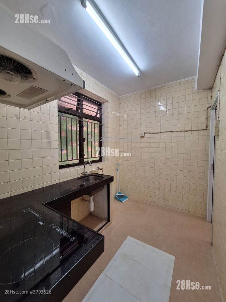 村屋 租盘 2 房 , 1 浴室 600 平方尺