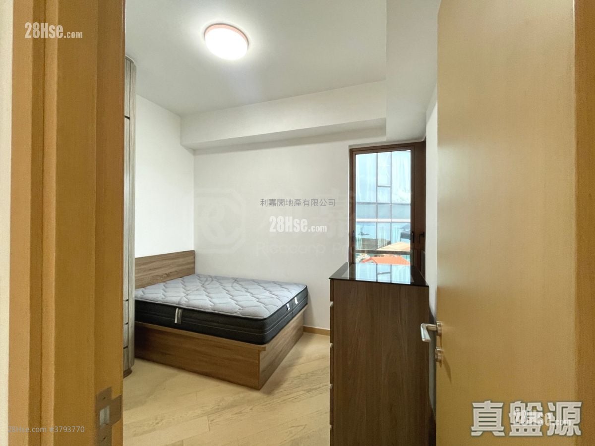 Lp10 Rental 3 Bedrooms , 2 Bathrooms 832 ft²