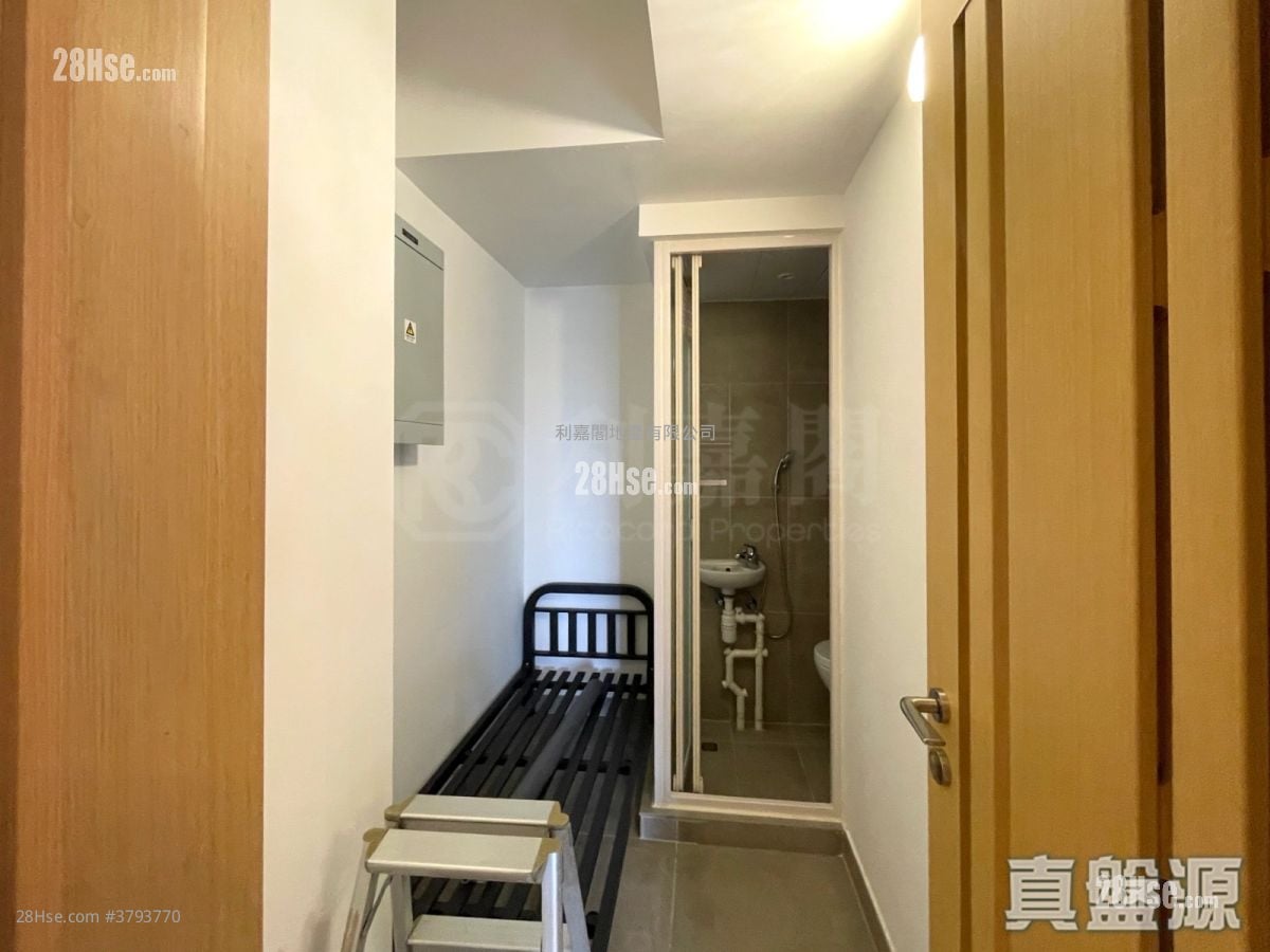 Lp10 Rental 3 Bedrooms , 2 Bathrooms 832 ft²