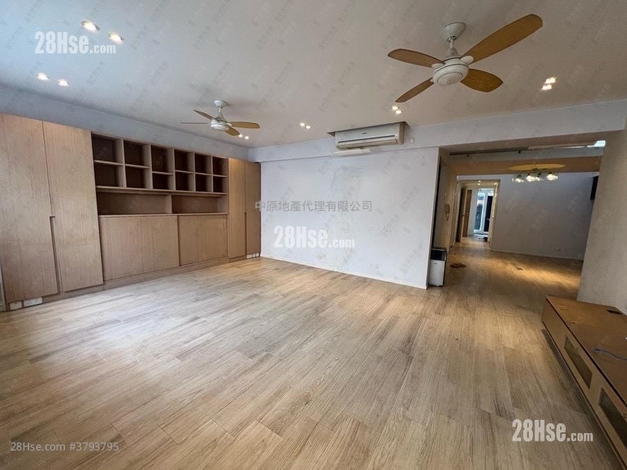 28-30 Braga Circuit Sell 3 Bedrooms 1,173 ft²