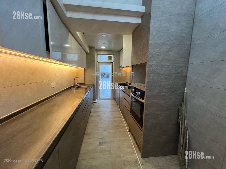 28-30 Braga Circuit Sell 3 Bedrooms 1,173 ft²