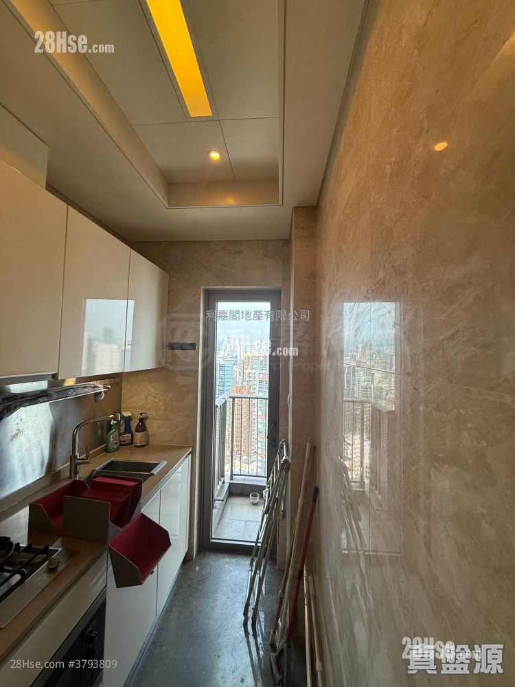 Grand Austin Sell 2 Bedrooms , 1 Bathroom 540 ft²