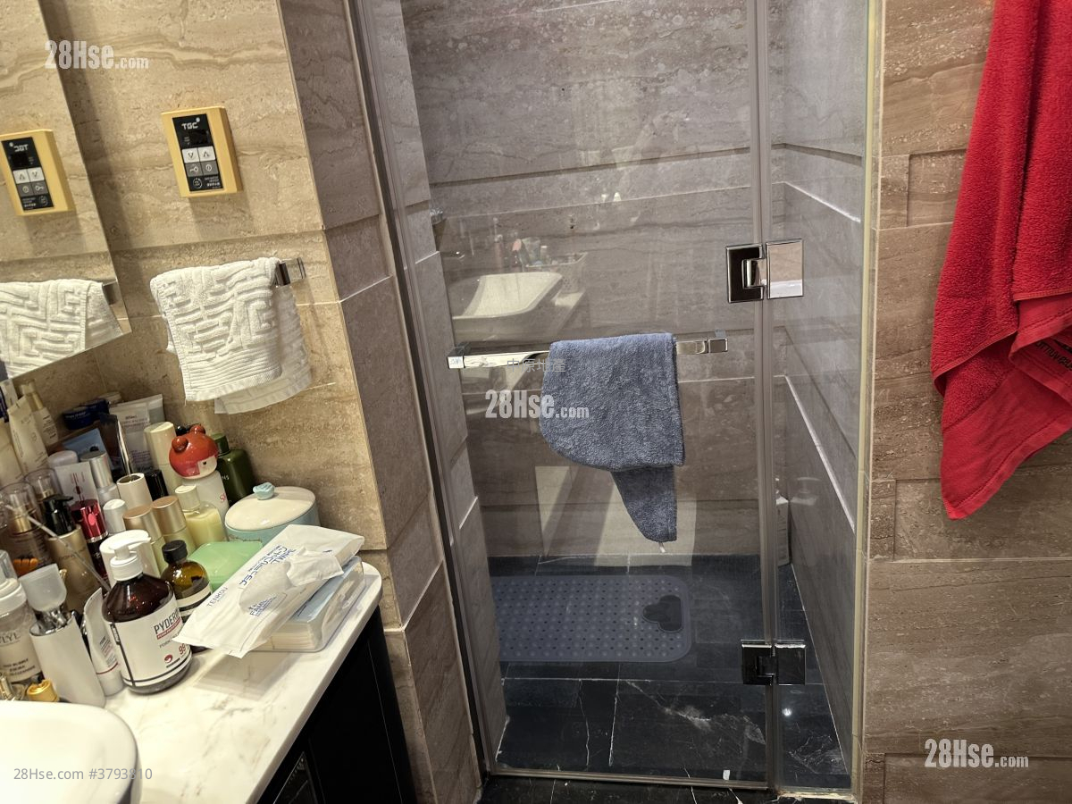 La Mansion Rental 3 Bedrooms , 3 Bathrooms 1,589 ft²