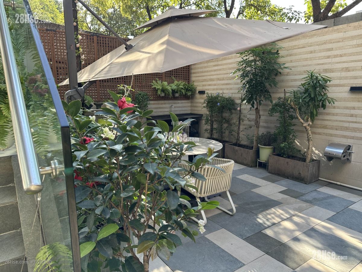 La Mansion Rental 3 Bedrooms , 3 Bathrooms 1,589 ft²