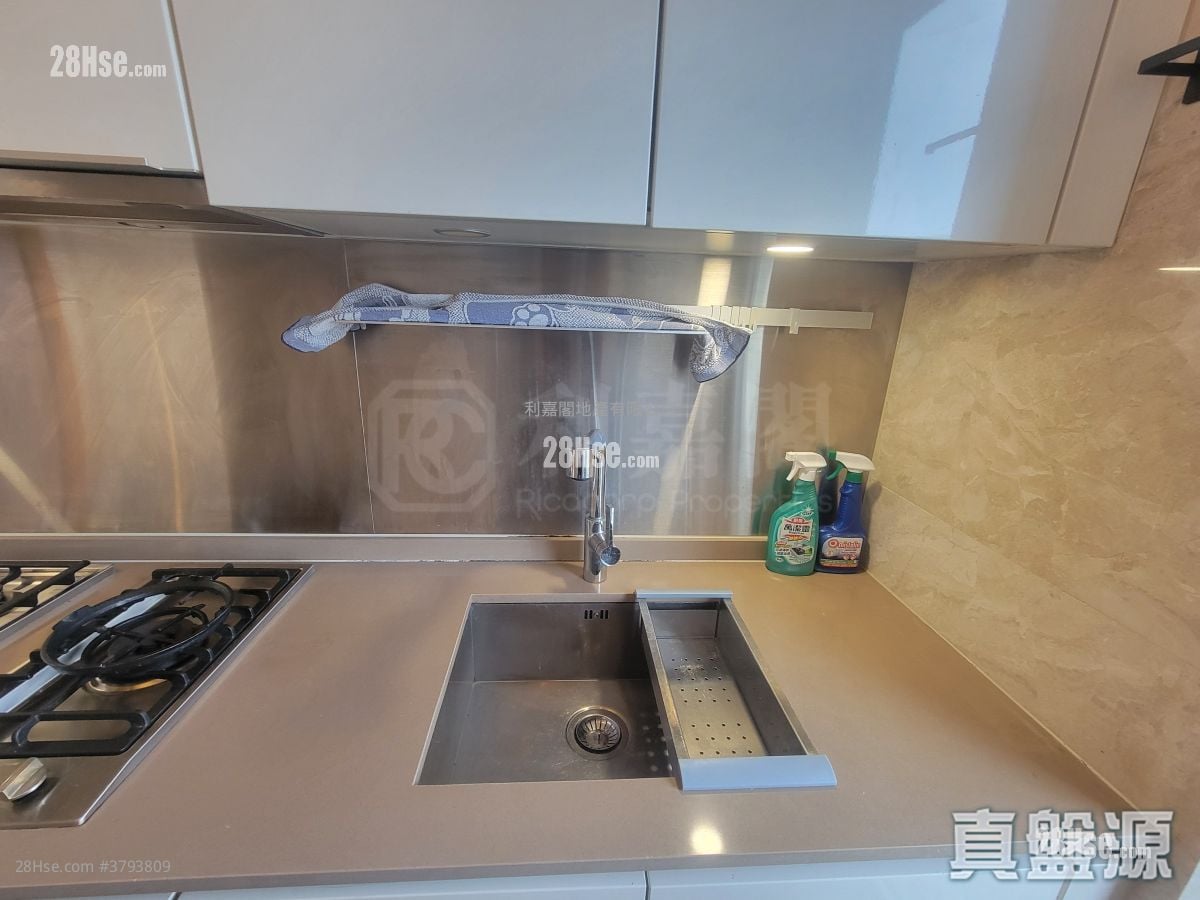 Grand Austin Sell 2 Bedrooms , 1 Bathroom 540 ft²