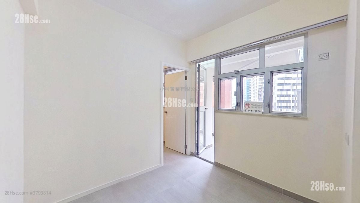 living room: Everwin Mansion Rental 1 Bedroom , 1 Bathroom 282 ft²