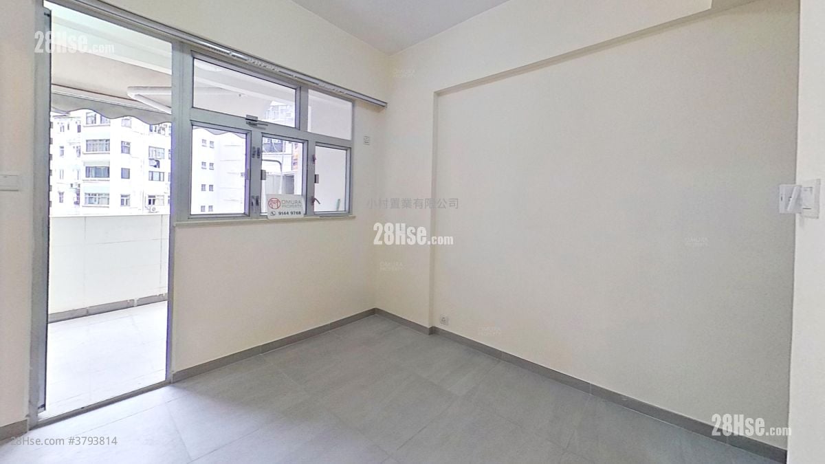 living room: Everwin Mansion Rental 1 Bedroom , 1 Bathroom 282 ft²