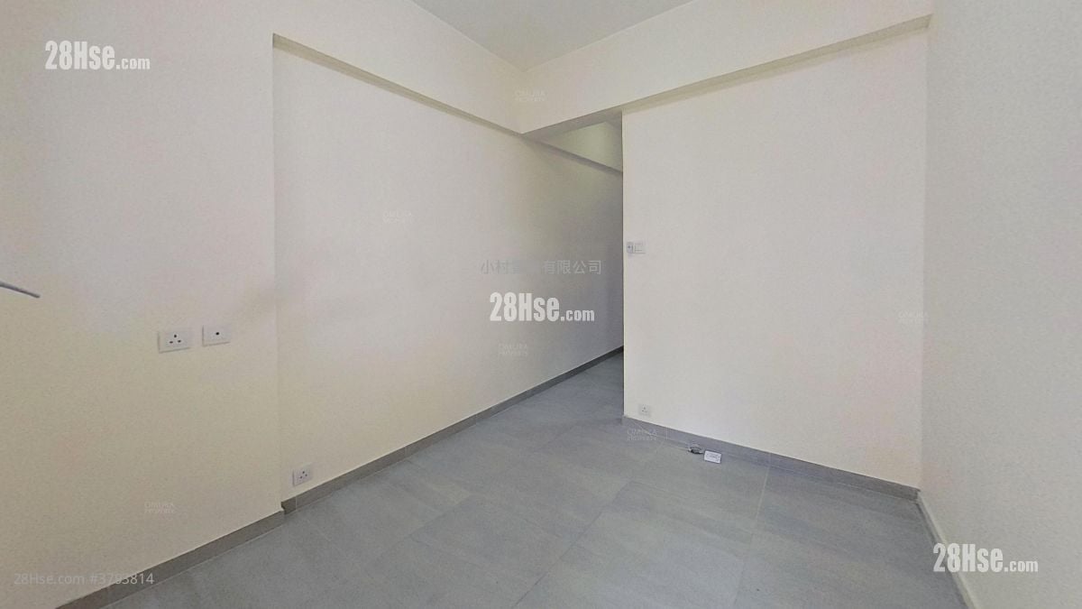 living room: Everwin Mansion Rental 1 Bedroom , 1 Bathroom 282 ft²