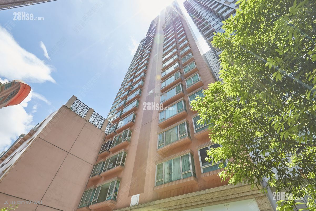 Ying Wa Court Sell 2 Bedrooms 466 ft²