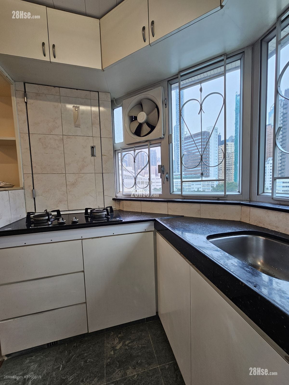 单幢楼房 租盘 2 房 , 1 浴室 423 平方尺