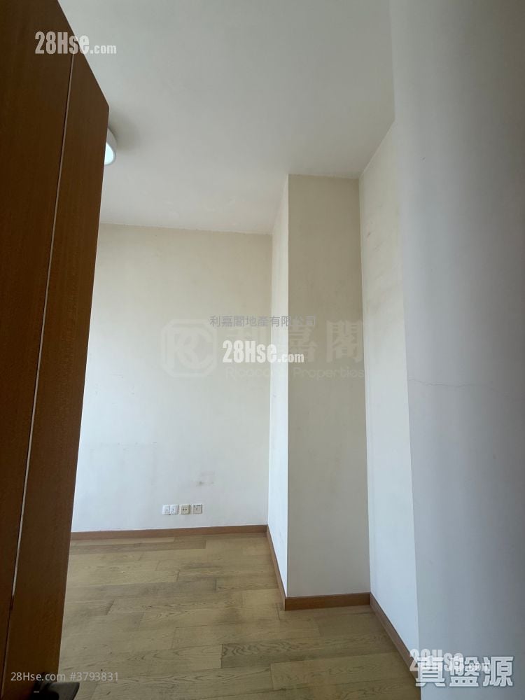 Grand Austin Sell 2 Bedrooms , 1 Bathroom 540 ft²