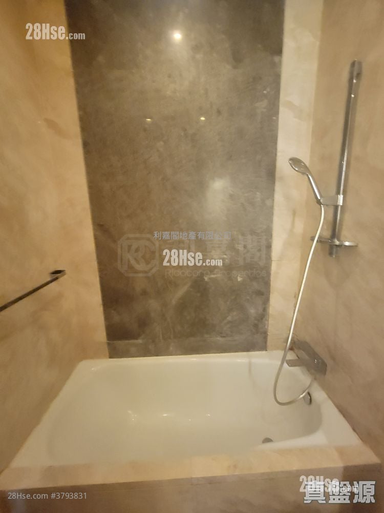 Grand Austin Sell 2 Bedrooms , 1 Bathroom 540 ft²