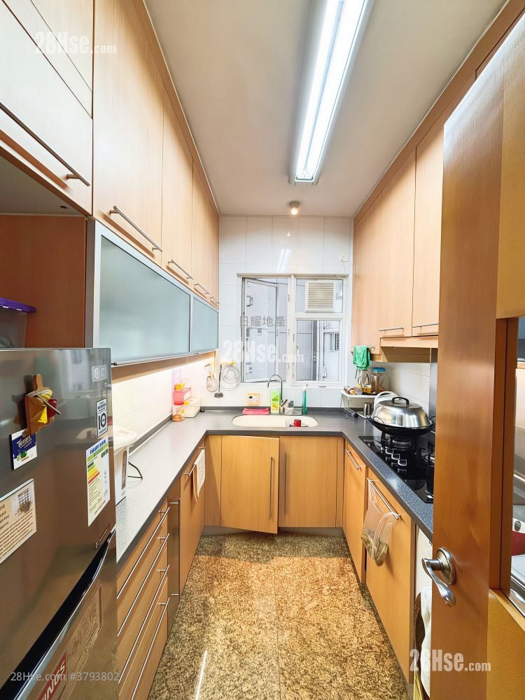 Les Saisons Sell 2 Bedrooms 554 ft²