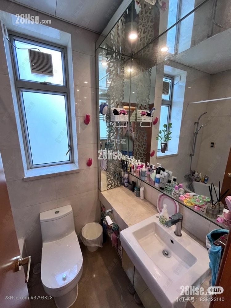 One New York Sell 2 Bedrooms , 1 Bathroom 460 ft²