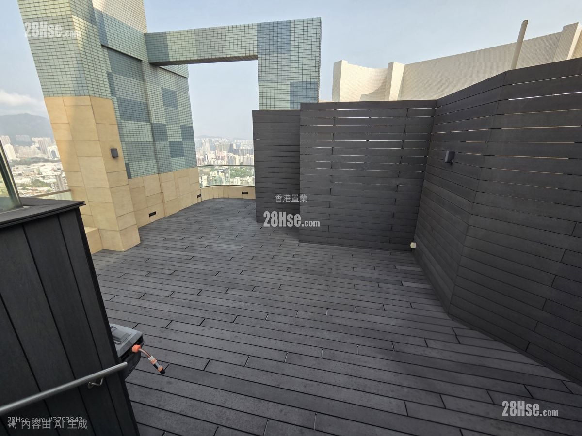 亮贤居 售盘 5+ 房 2,358 平方尺