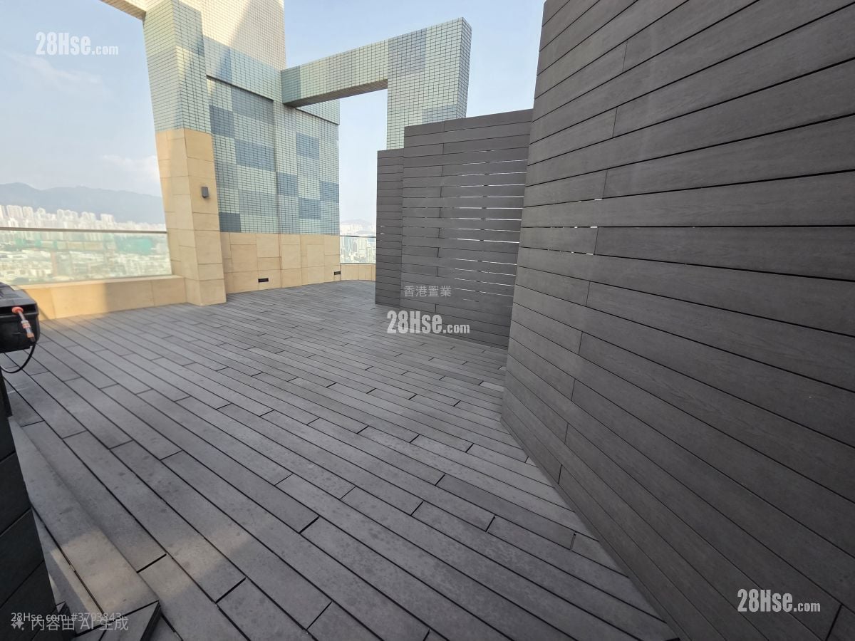 亮贤居 售盘 5+ 房 2,358 平方尺