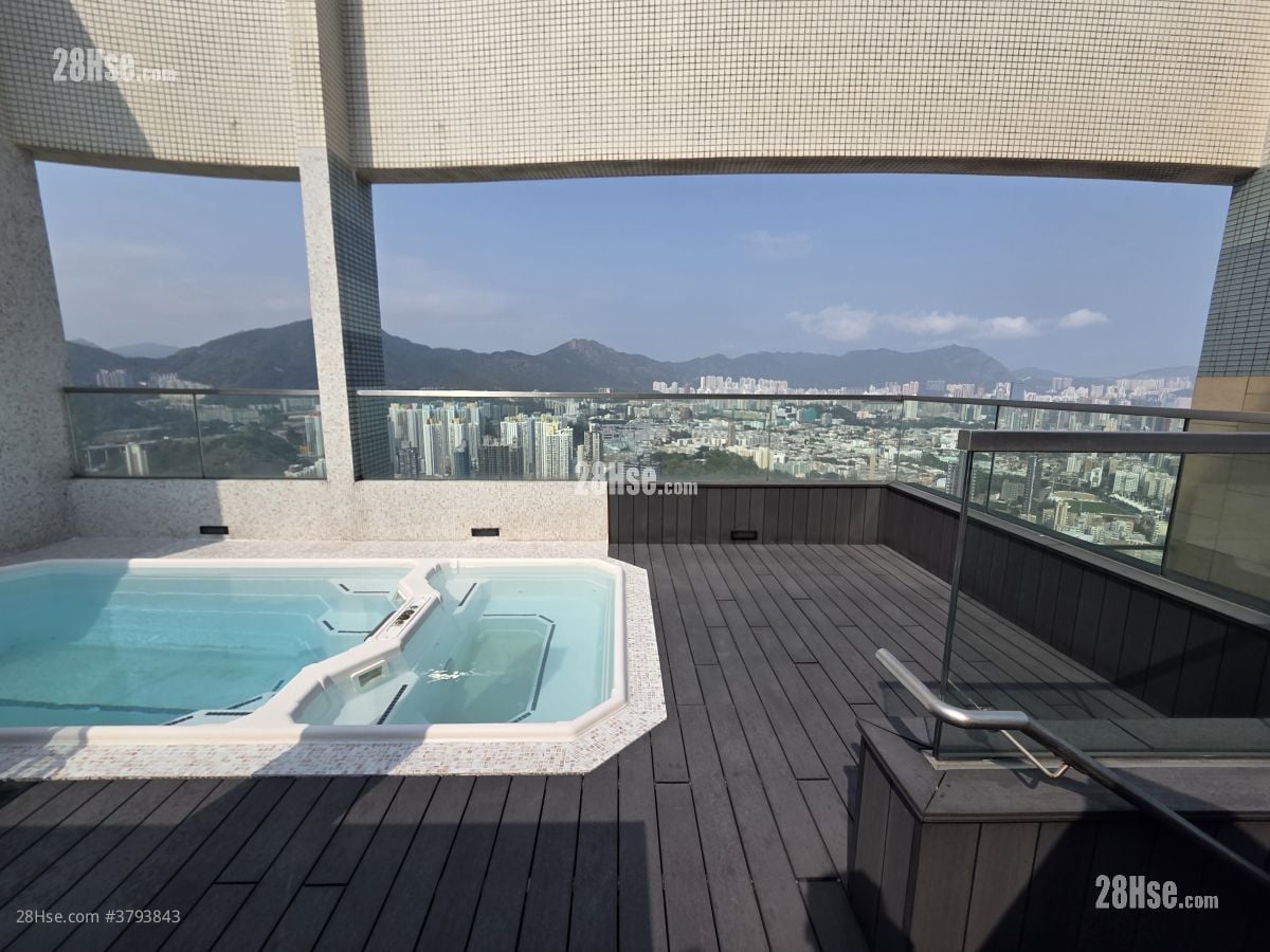 亮贤居 售盘 5+ 房 2,358 平方尺