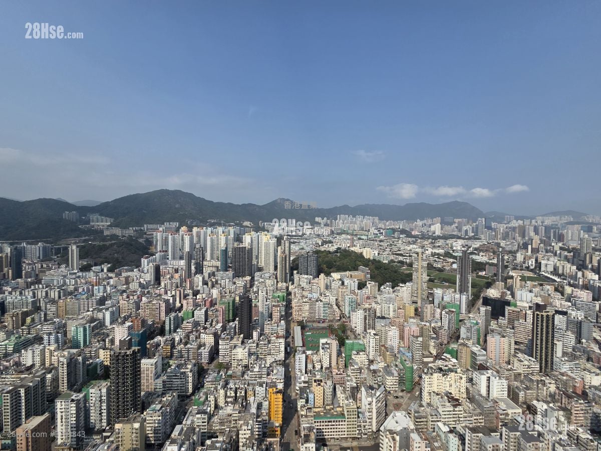 亮贤居 售盘 5+ 房 2,358 平方尺