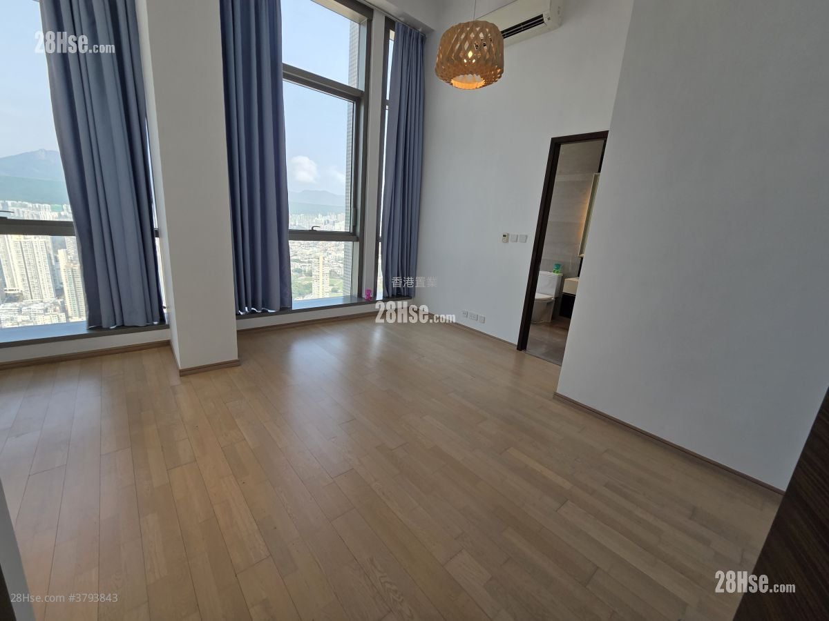 亮贤居 售盘 5+ 房 2,358 平方尺