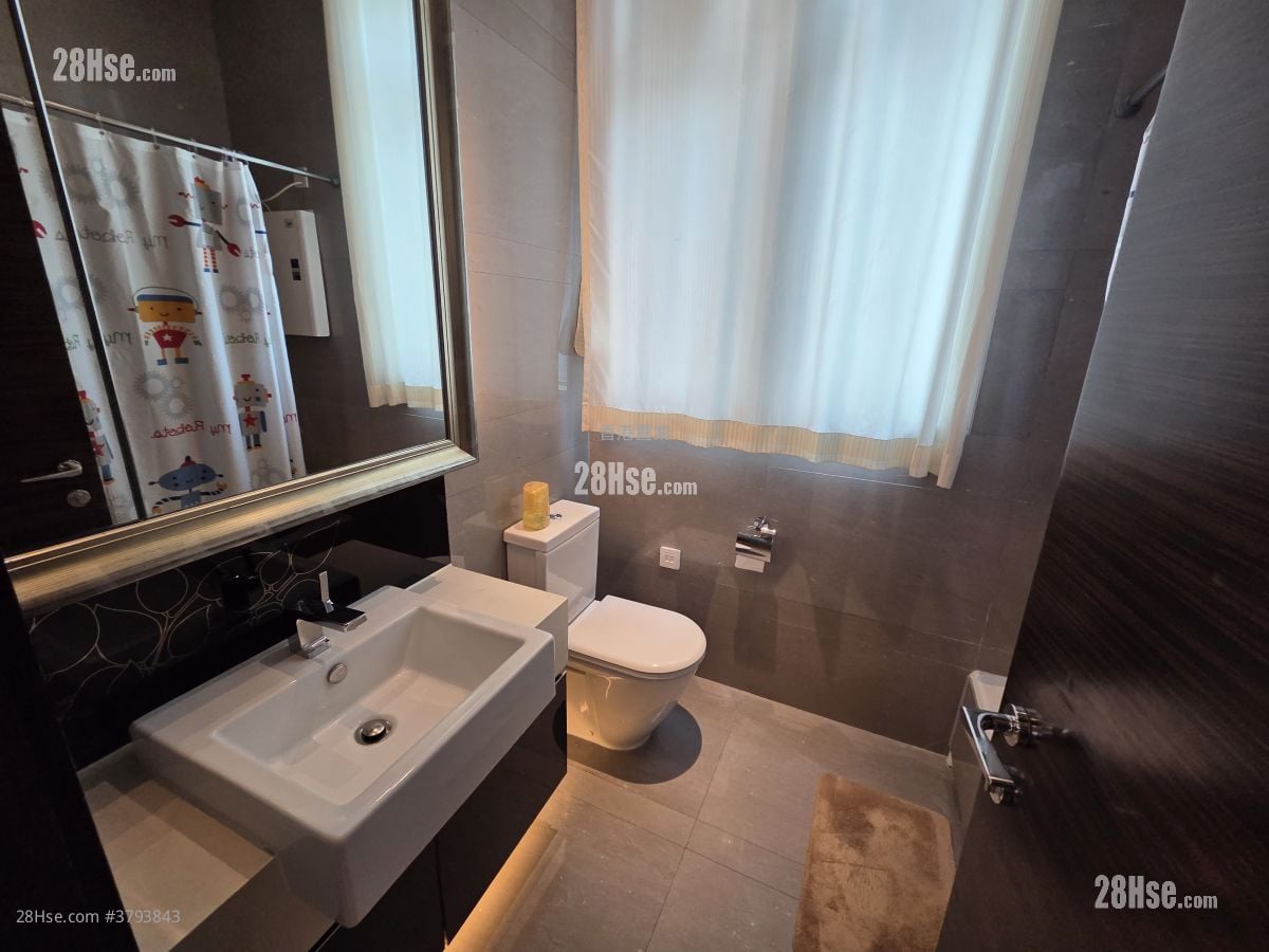 亮贤居 售盘 5+ 房 2,358 平方尺