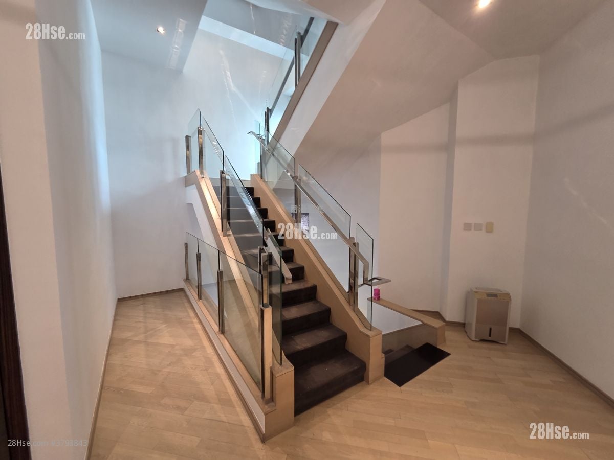 亮贤居 售盘 5+ 房 2,358 平方尺