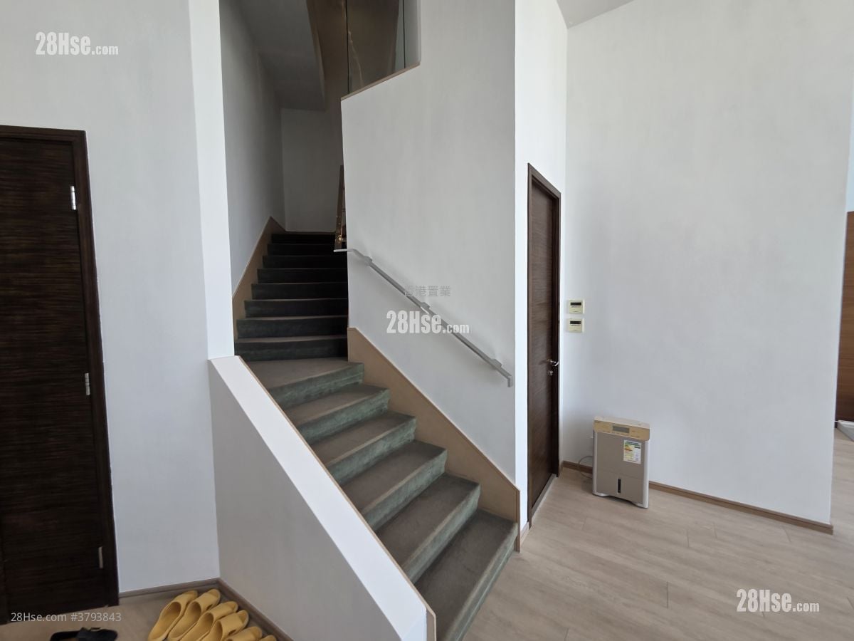 亮贤居 售盘 5+ 房 2,358 平方尺