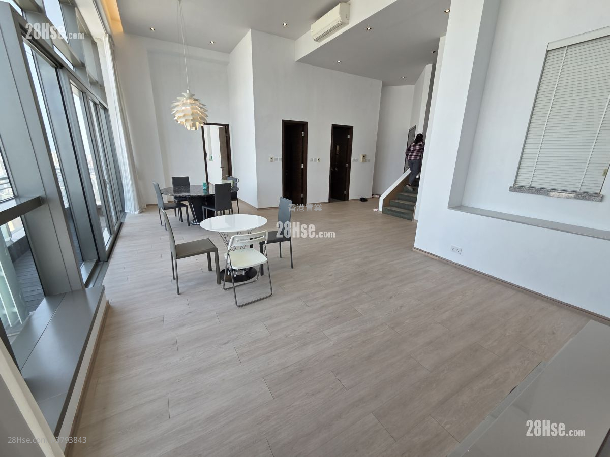 亮贤居 售盘 5+ 房 2,358 平方尺