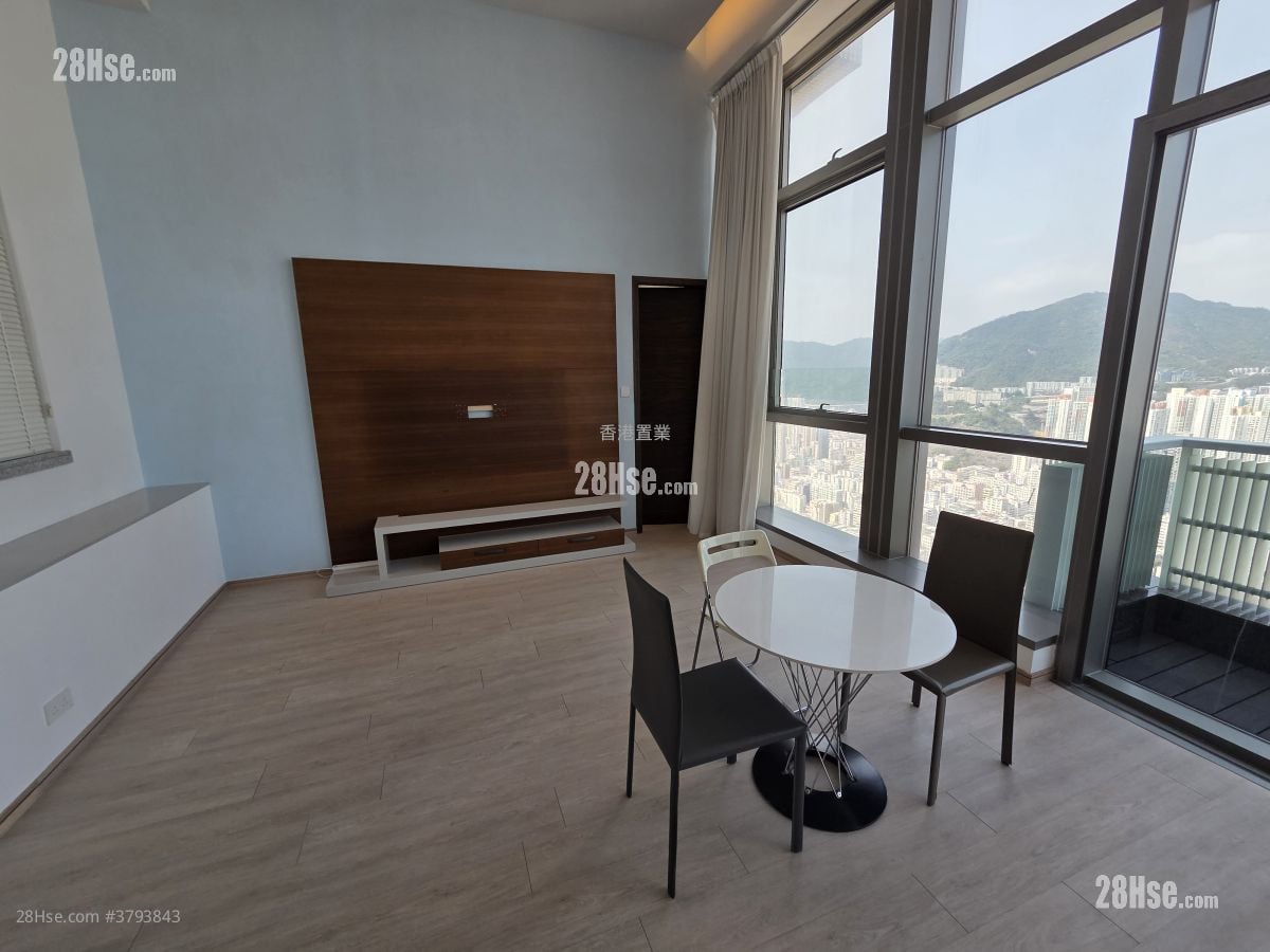 亮贤居 售盘 5+ 房 2,358 平方尺