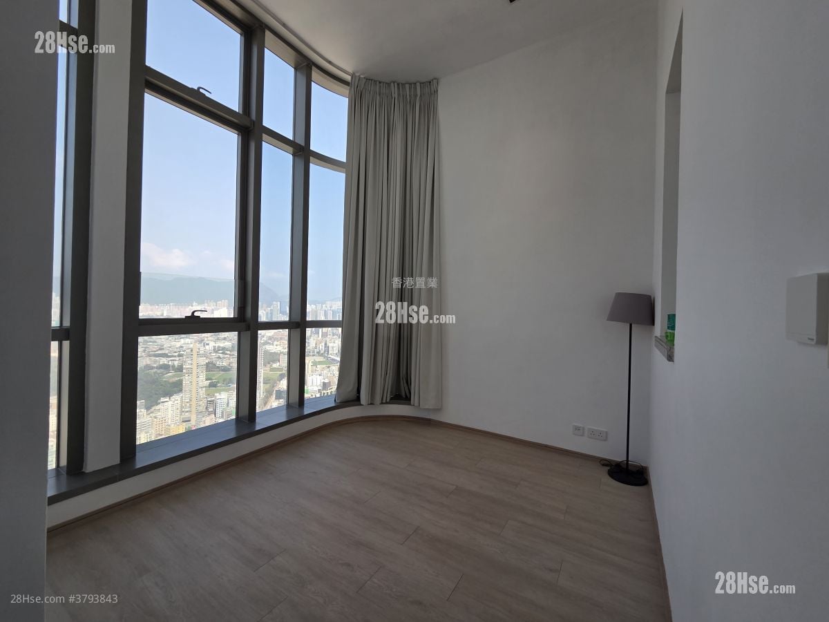 亮贤居 售盘 5+ 房 2,358 平方尺