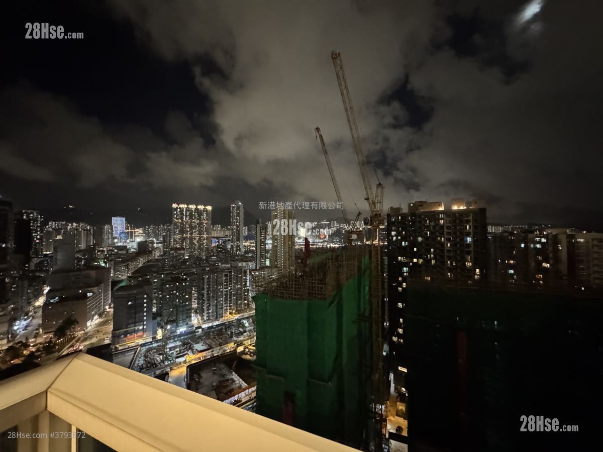 Axis Rental Studio , 1 Bathroom 212 ft²