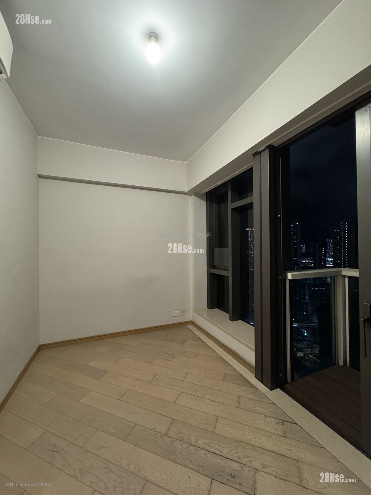 Axis Rental Studio , 1 Bathroom 212 ft²