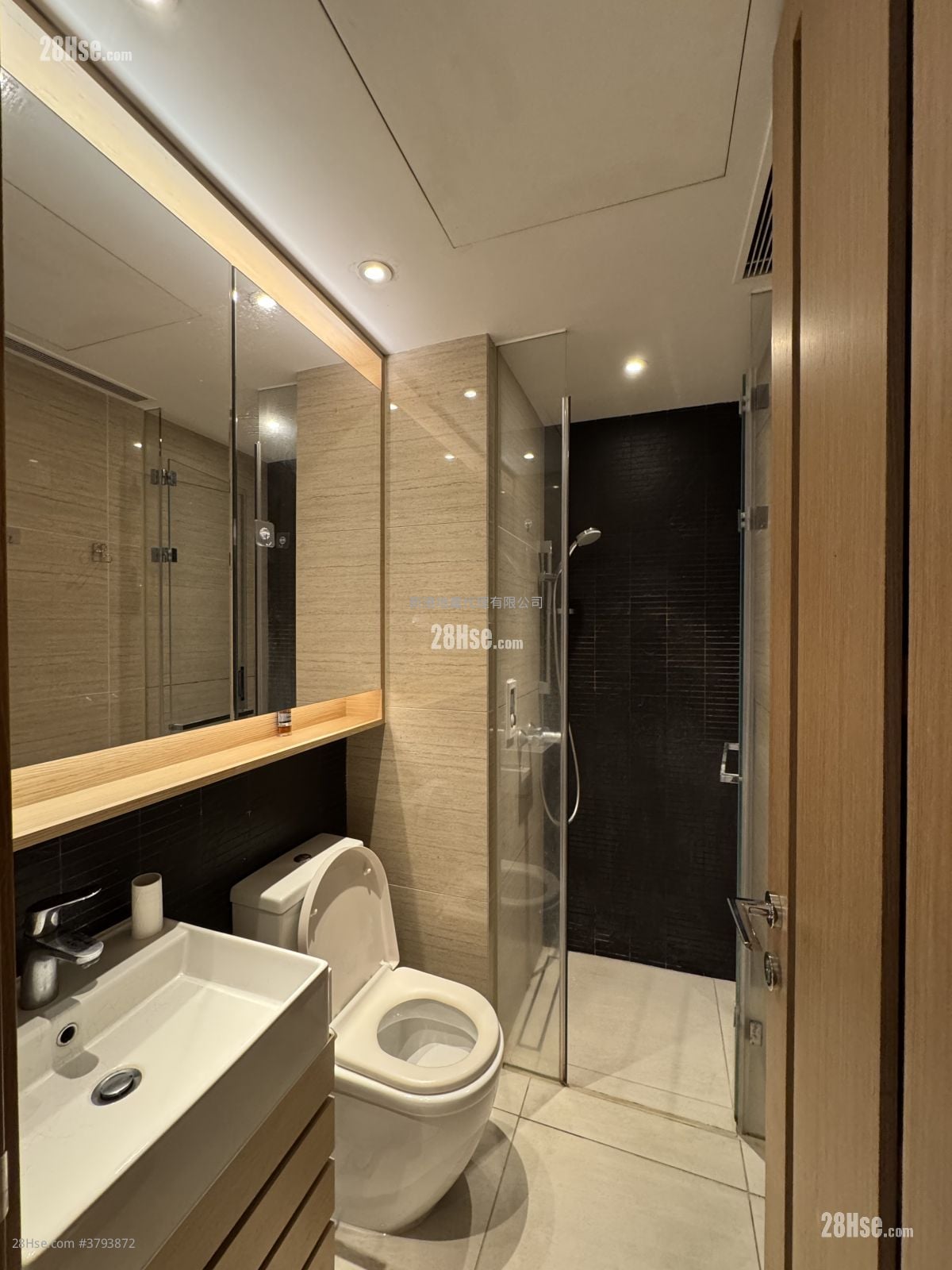 Axis Rental Studio , 1 Bathroom 212 ft²