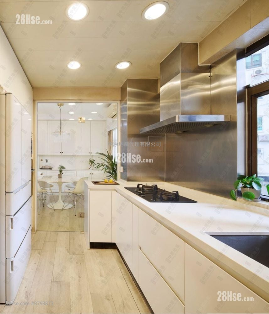 Mount Trio Court Sell 3 Bedrooms , 2 Bathrooms 1,173 ft²