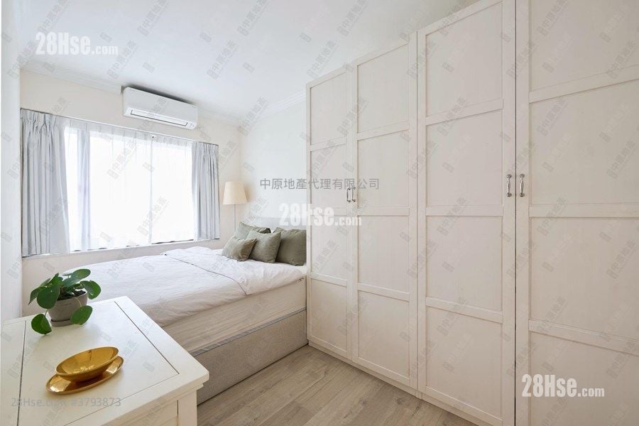 Mount Trio Court Sell 3 Bedrooms , 2 Bathrooms 1,173 ft²