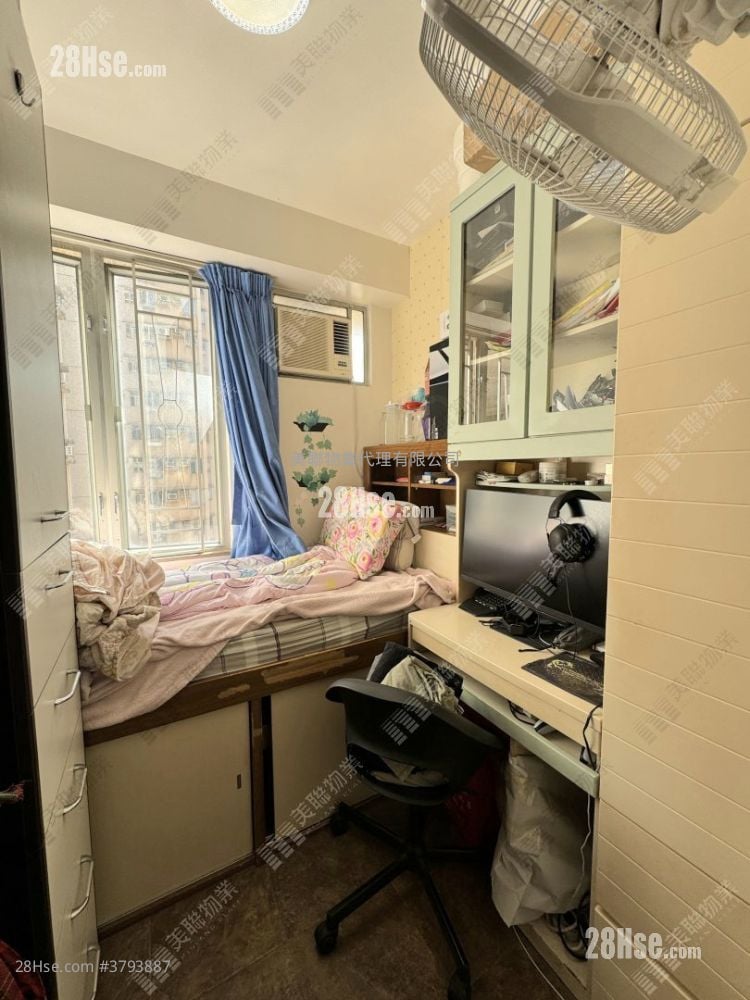 Bauhinia Garden Sell 3 Bedrooms , 1 Bathroom 590 ft²