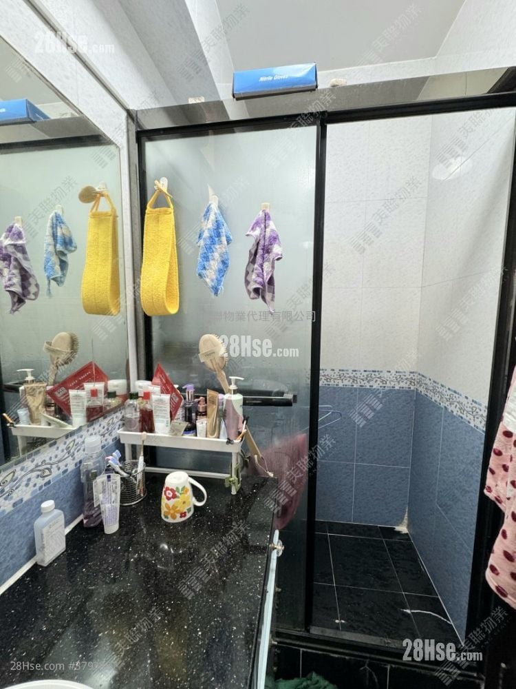 Bauhinia Garden Sell 3 Bedrooms , 1 Bathroom 590 ft²