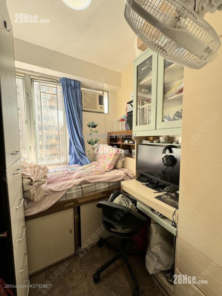 Bauhinia Garden Sell 3 Bedrooms , 1 Bathroom 590 ft²