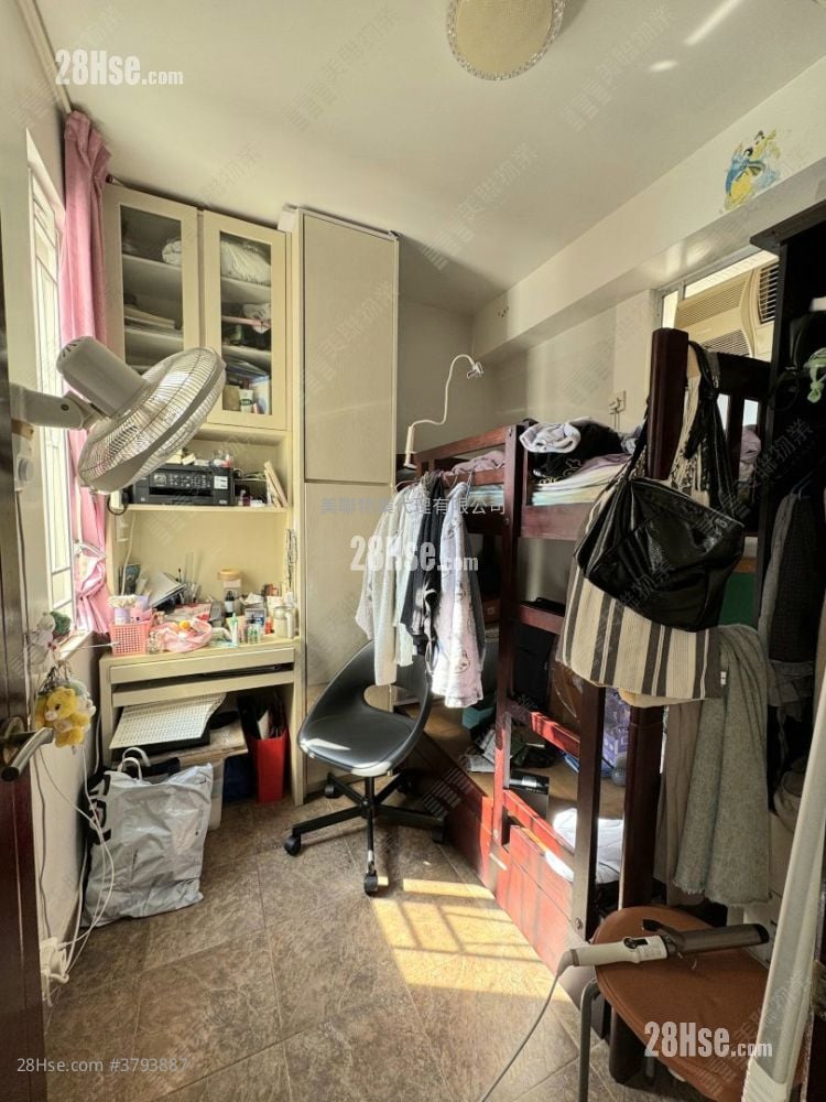 Bauhinia Garden Sell 3 Bedrooms , 1 Bathroom 590 ft²