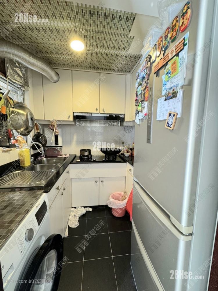 Bauhinia Garden Sell 3 Bedrooms , 1 Bathroom 590 ft²