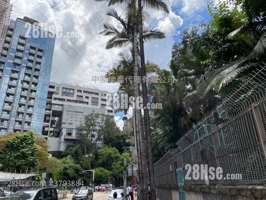 Duke Garden Sell 3 Bedrooms 985 ft²