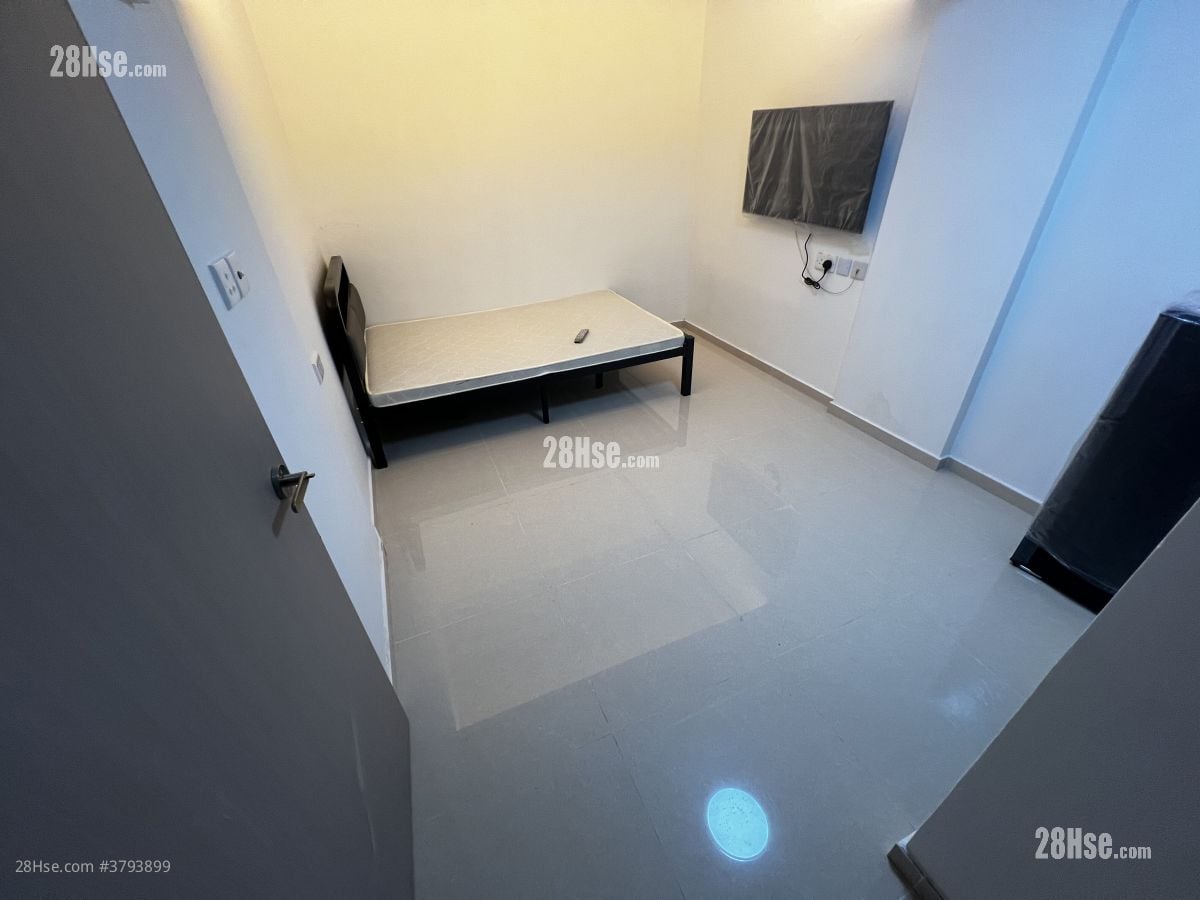 Joy Fat House Sell 4 Bedrooms , 4 Bathrooms 712 ft²