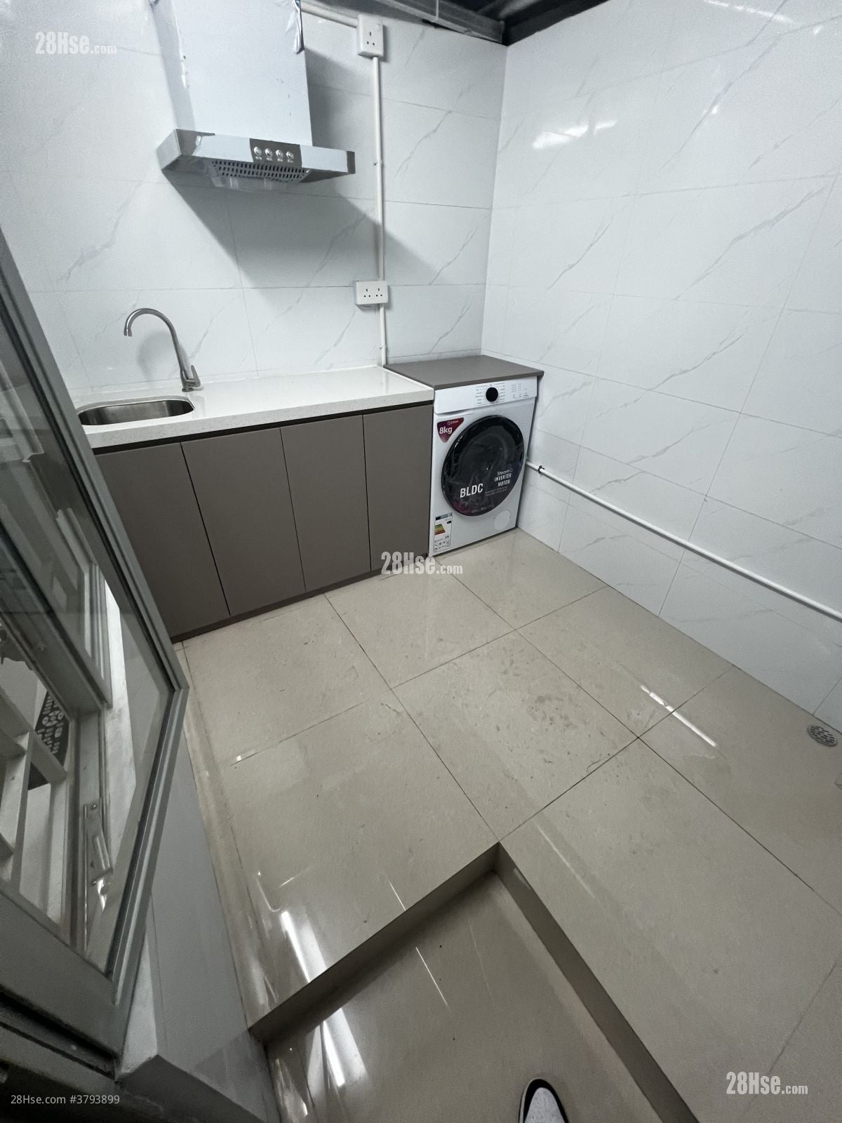 Joy Fat House Sell 4 Bedrooms , 4 Bathrooms 712 ft²