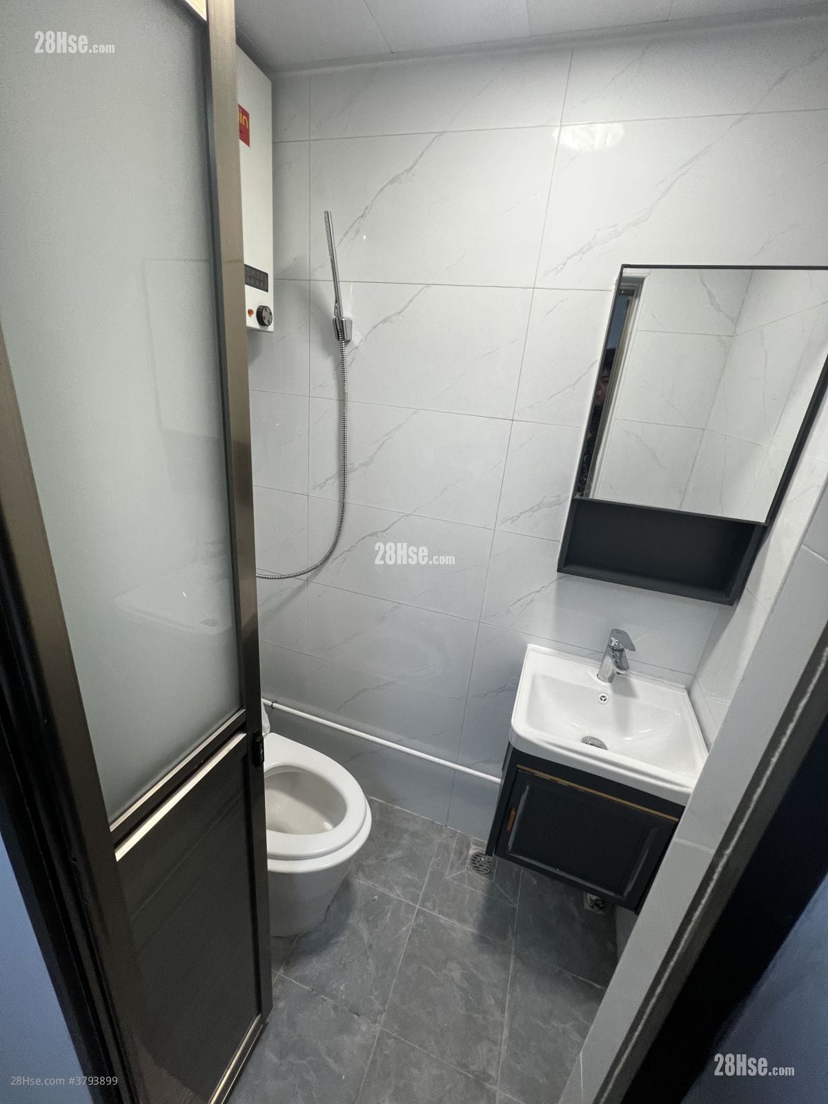 Joy Fat House Sell 4 Bedrooms , 4 Bathrooms 712 ft²