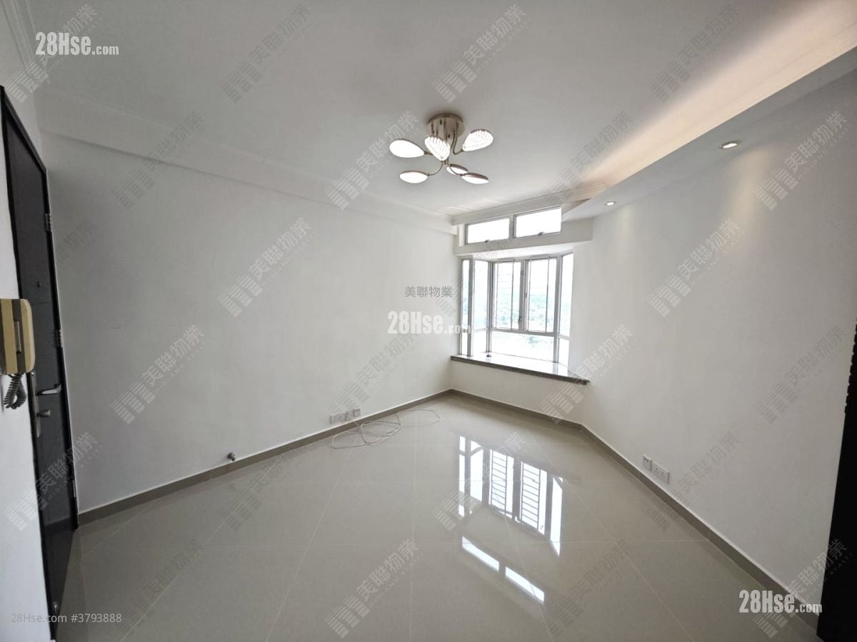 Kingswood Villas Sell 2 Bedrooms , 1 Bathroom 442 ft²