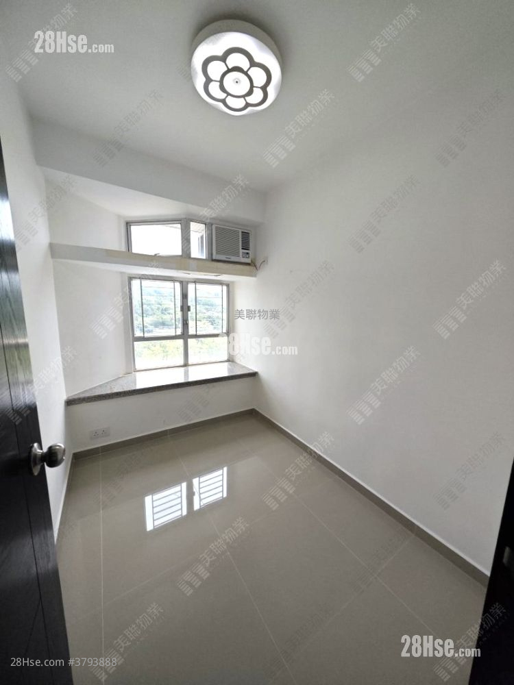 Kingswood Villas Sell 2 Bedrooms , 1 Bathroom 442 ft²