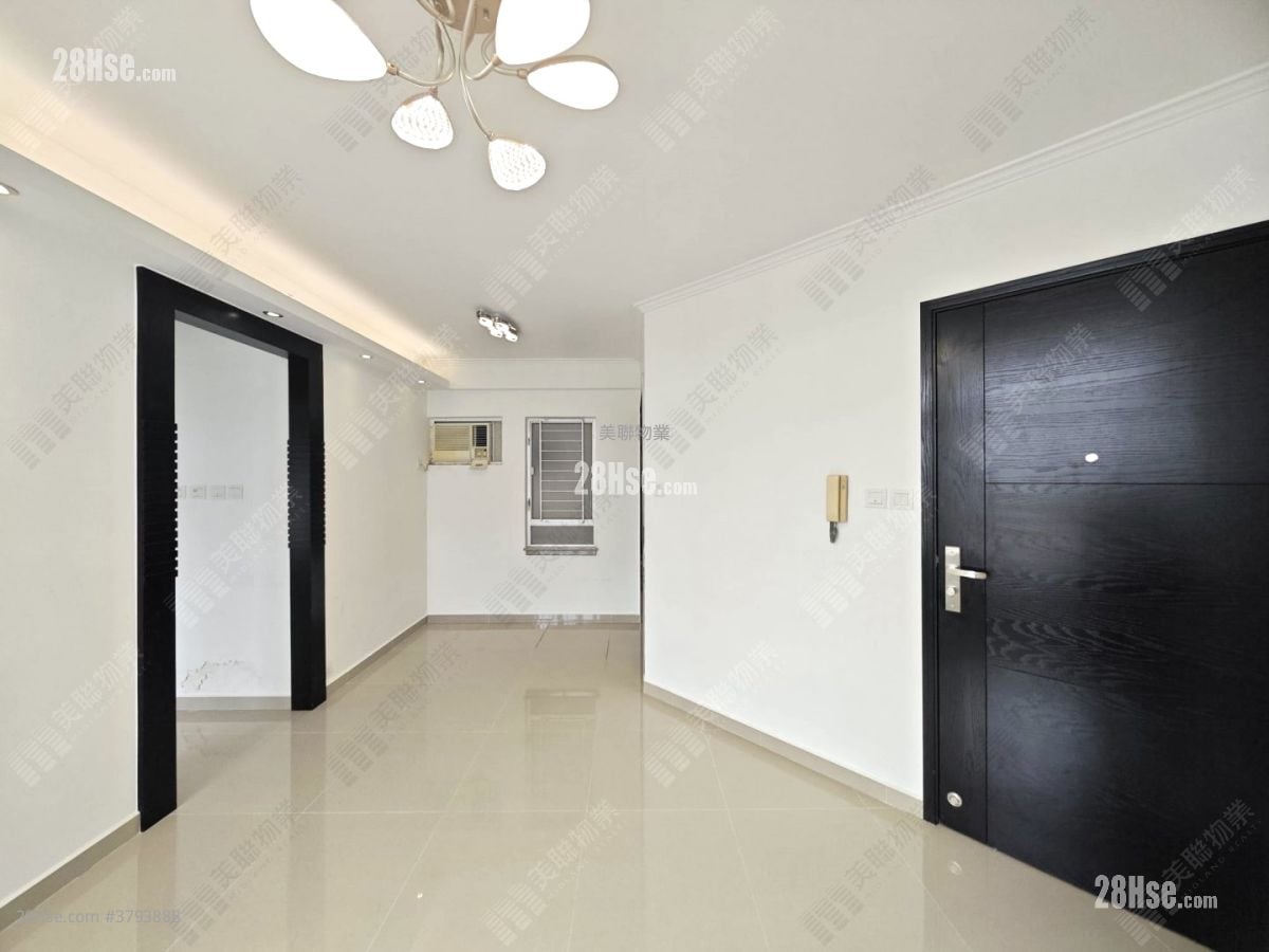 Kingswood Villas Sell 2 Bedrooms , 1 Bathroom 442 ft²